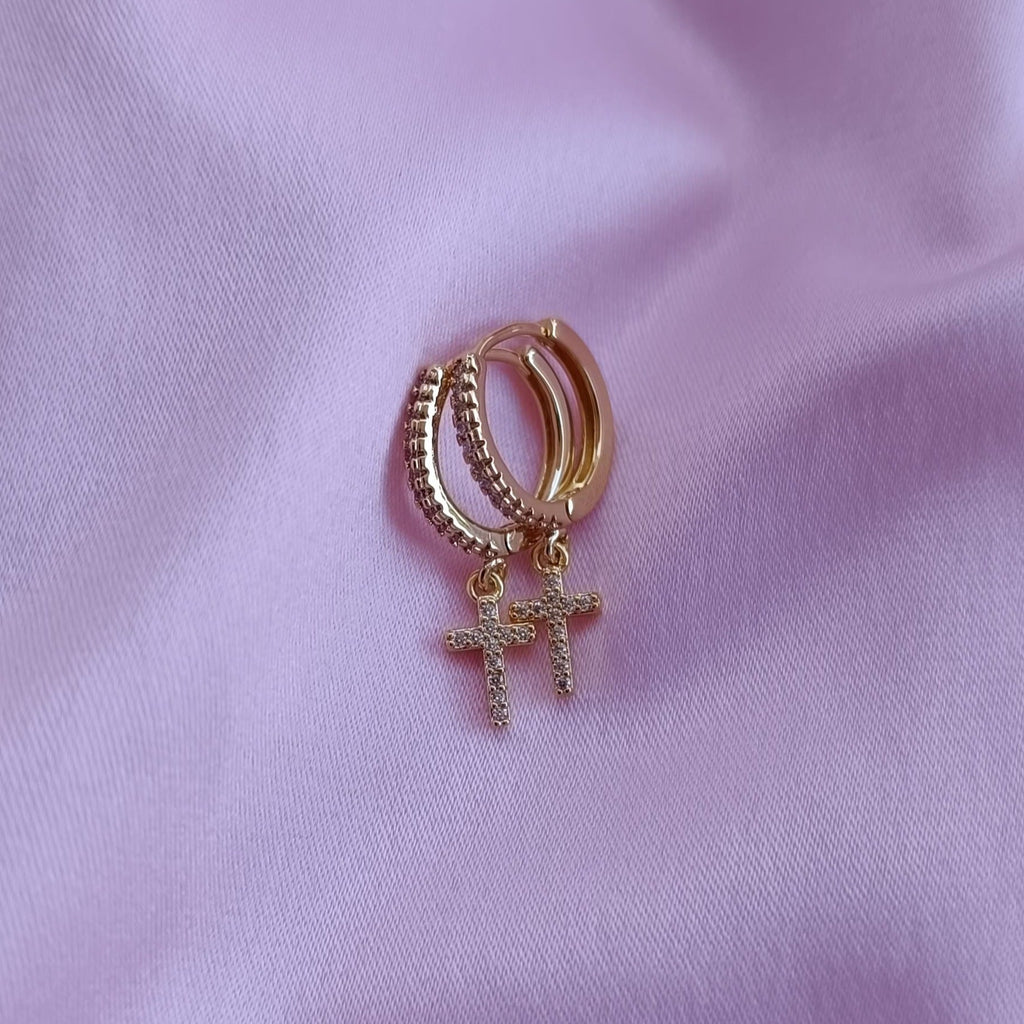 Cercei Placati cu Aur Cu Cristale Zirconia Hoops cu Cruce Cross Pendant