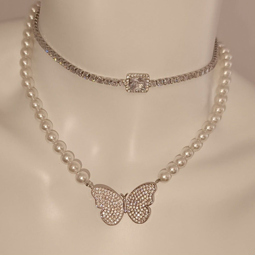 Colier cu Perle Albe si Pandantiv Zirconia Fluture Summer