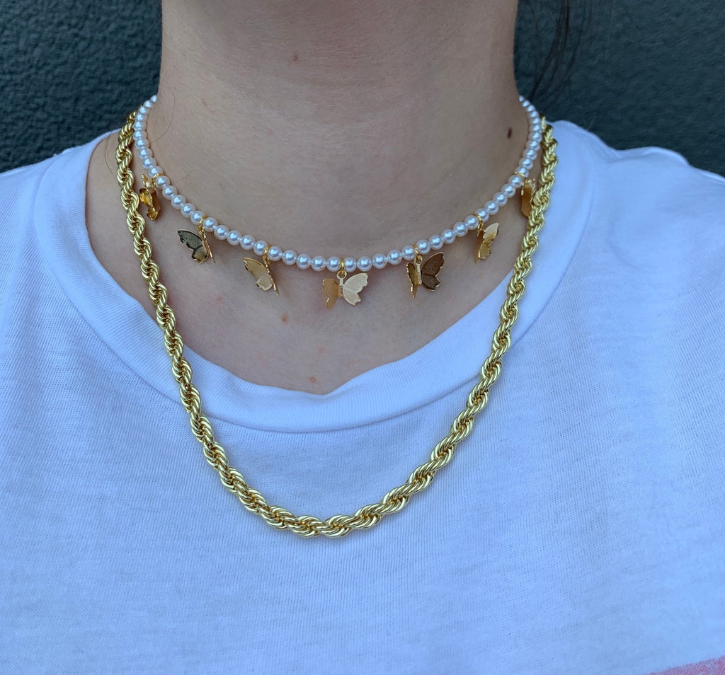 Colier tip Choker Placat cu Aur Perle Albe si Fluturi Cupido