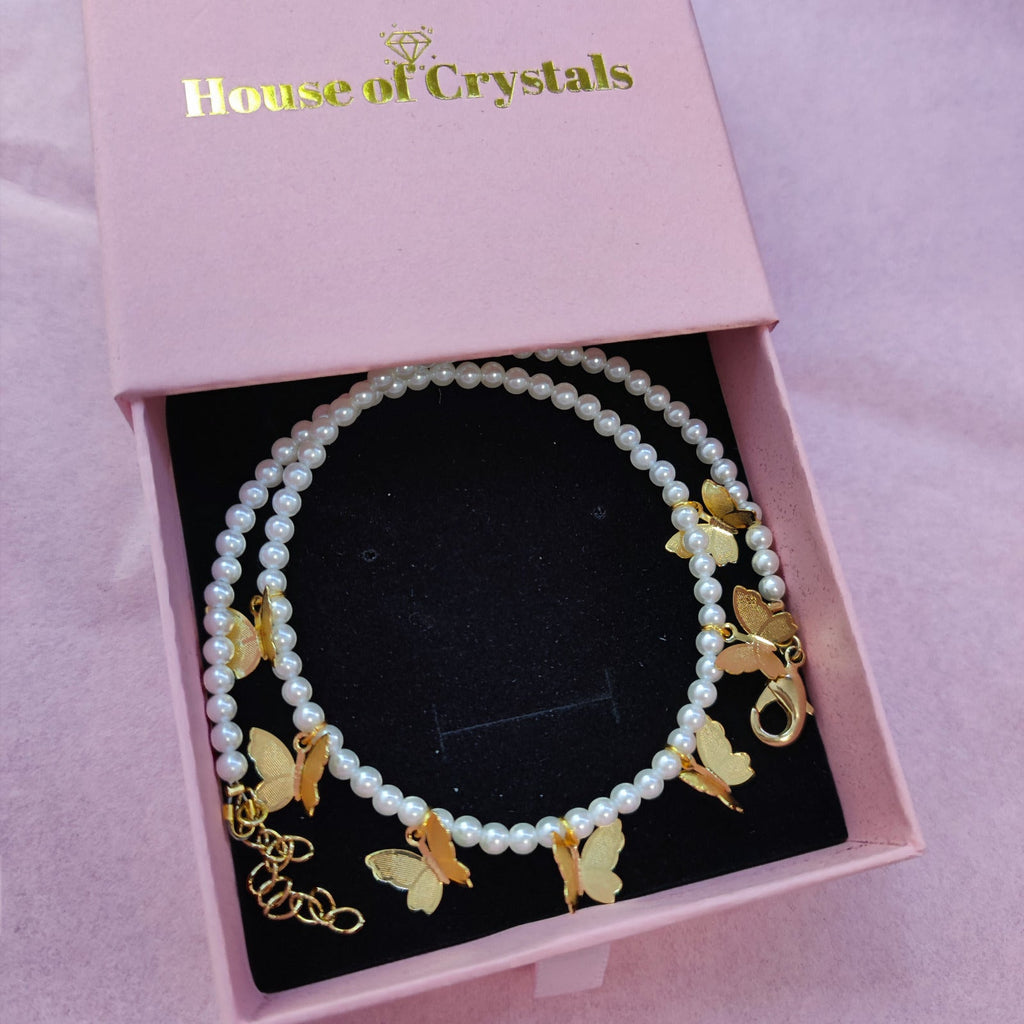 Colier tip Choker Placat cu Aur Perle Albe si Fluturi Cupido