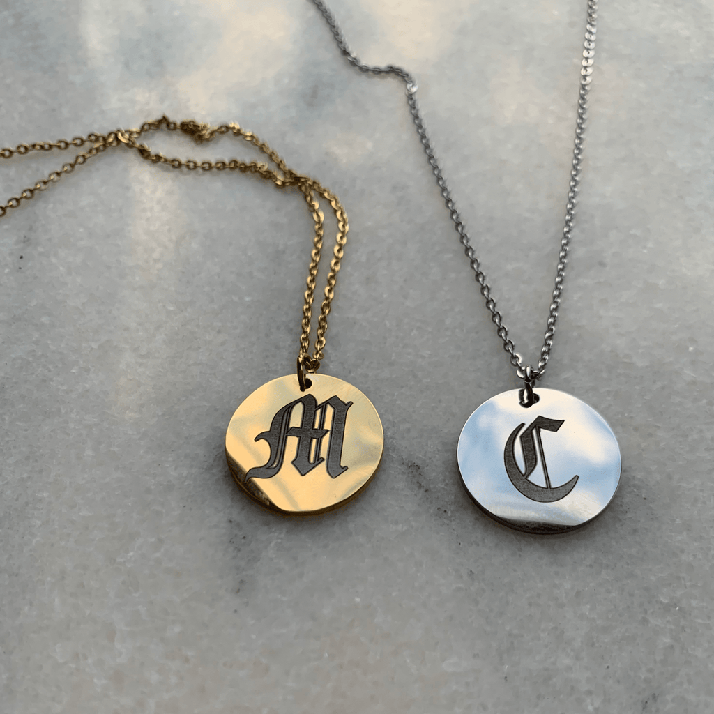 Colier personalizat Gothic Letter